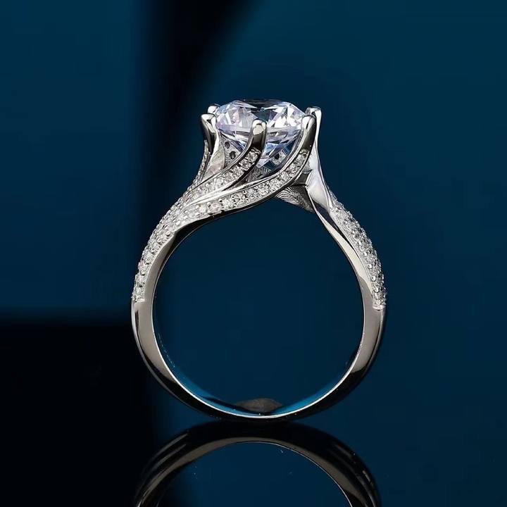 3.0ct/5.0ct Round Moissanite Engagement Ring