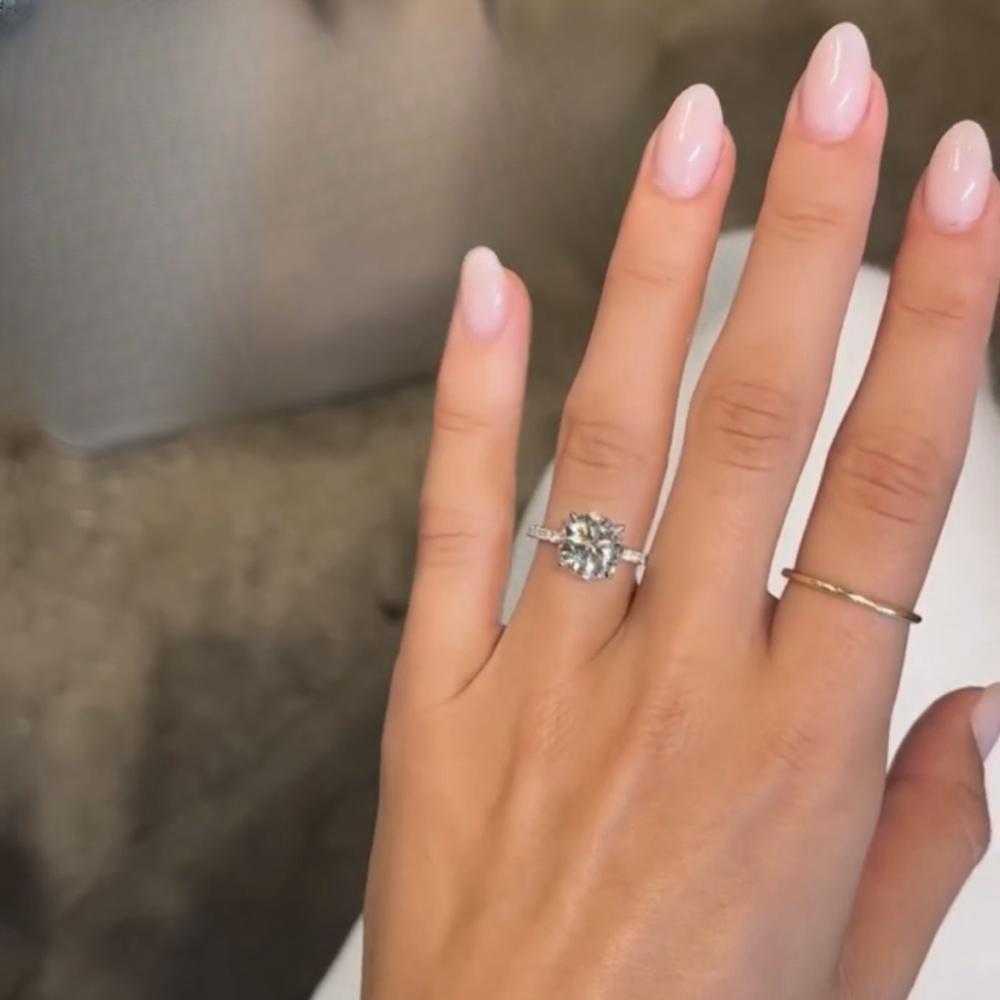 Brilliant Round Moissanite Engagement Ring