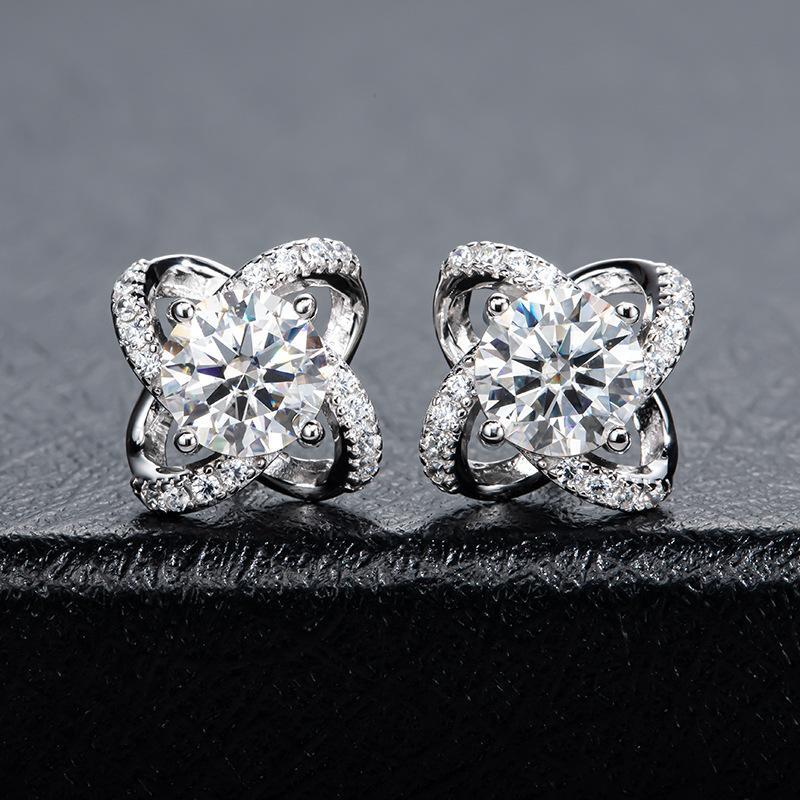 1.0ct Love Knot Moissanite Stud Earrings